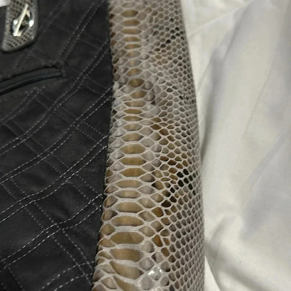Chico’s Gray Faux-Snakeskin Trim Bag - Picture 3 of 7